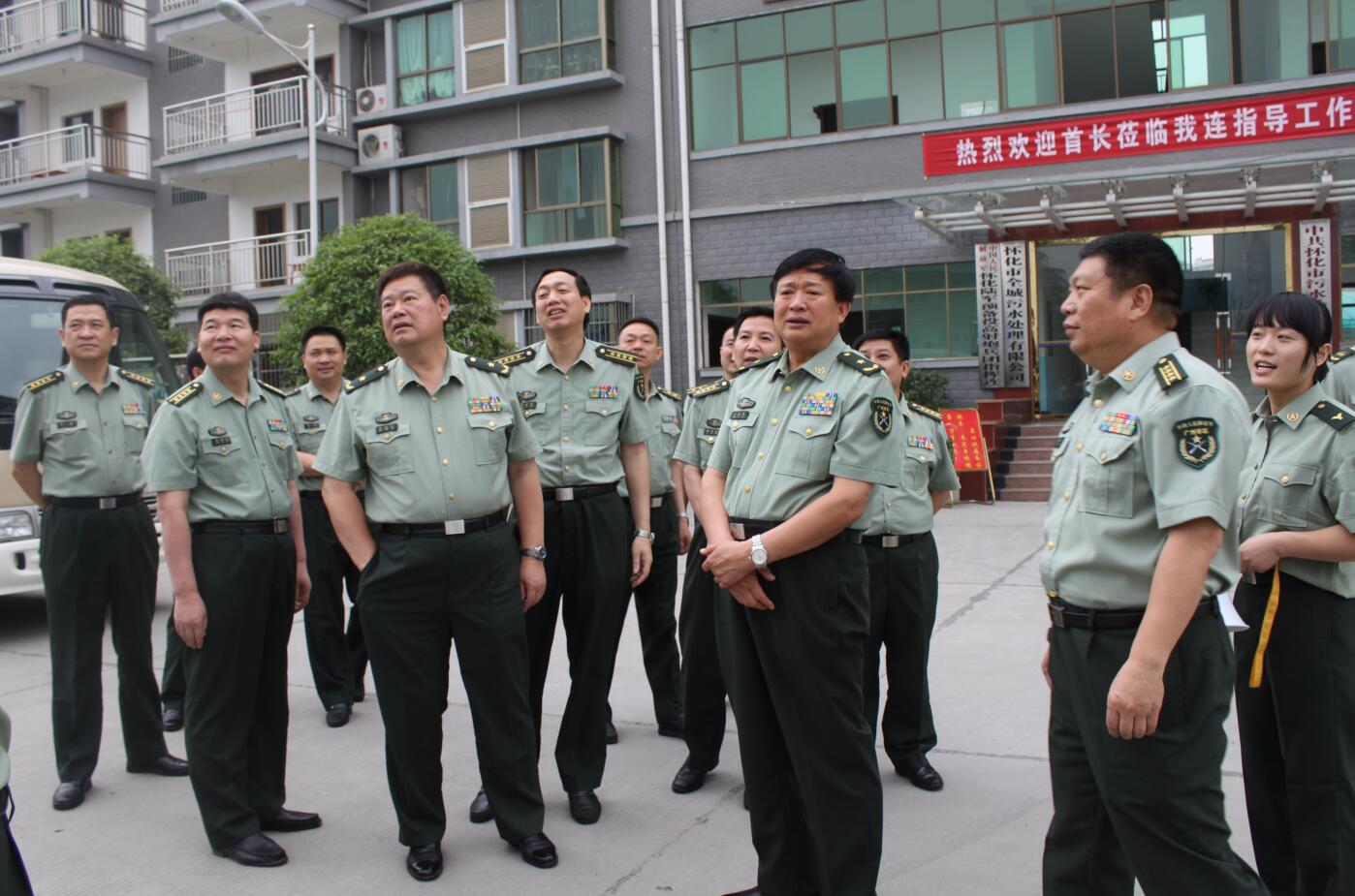 2011年5月，廣州軍區(qū)副司令員王治民將軍視察預(yù)備役建設(shè).JPG